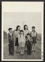 [recto] The six children of Mr. and Mrs. Peter Omachi on the $135,000 farm near Grand Island, Nebraska, leased by Hi ...